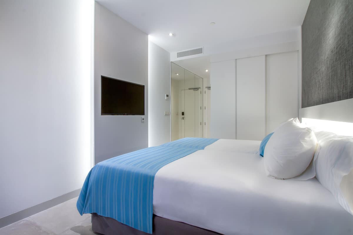 1 bedroom, minibar, in-room safe, desk