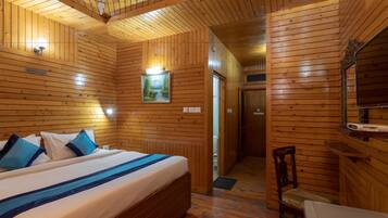 Suite | Minibar, in-room safe, desk, blackout curtains