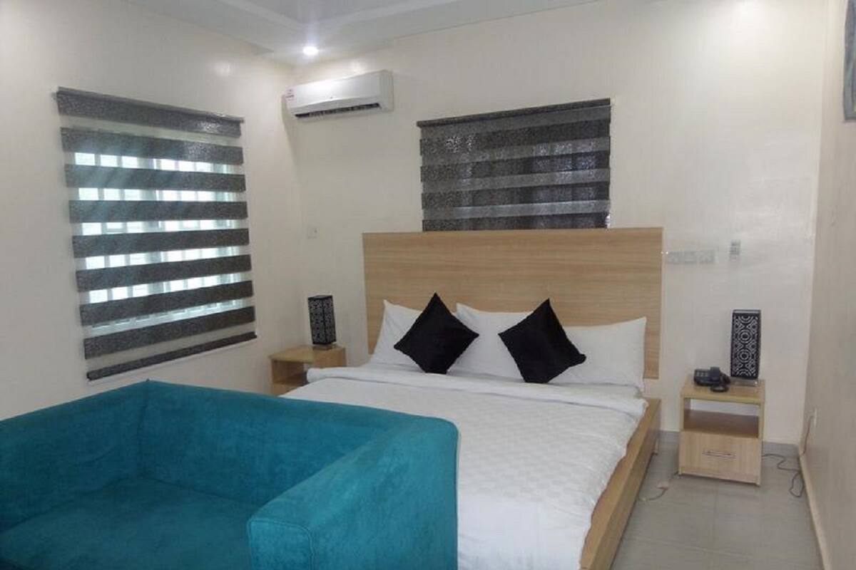6 bedrooms