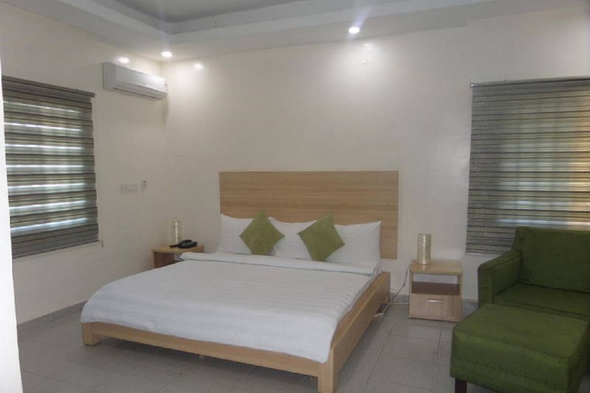 6 bedrooms