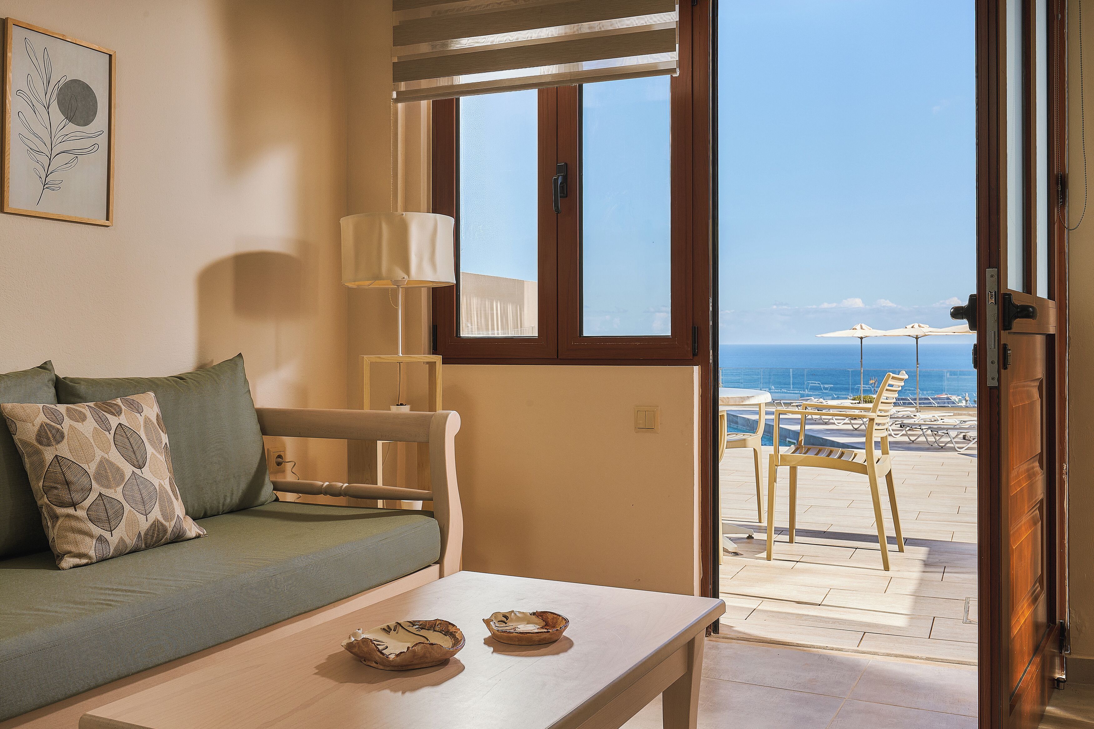 ดีลักซ์อพาร์ทเมนท์, 1 ห้องนอน, วิวสระว่ายน้ำ (Elia) | เตารีด/โต๊ะรีดผ้า, Wi-Fi ฟรี, ผ้าปูที่นอน