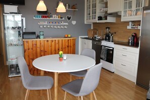 Free daily buffet breakfast  - Guesthouse Lyngholt (Langanesbyggð)
