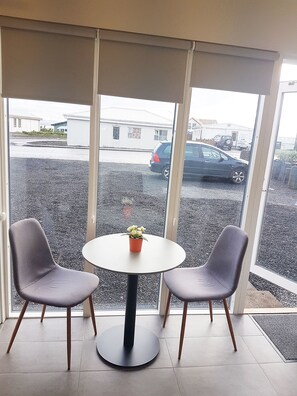 Classic Studio Suite, 2 Single Beds, Ground Floor - Guesthouse Lyngholt (Langanesbyggð)