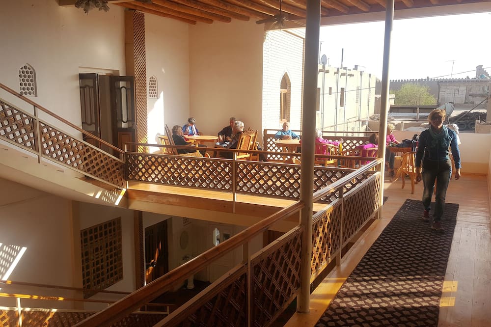 Islambek Hotel & Travel