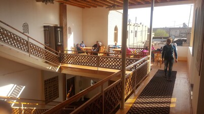 Islambek Hotel & Travel