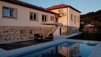 Outdoor pool, pool loungers