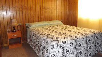 标准小屋, 2 间卧室, 私人浴室, 庭院景观 | 2 多间卧室、特色家居、遮光窗帘、免费 WiFi