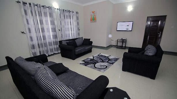Apartment, 2 Schlafzimmer, barrierefrei, Raucher | Wohnzimmer | Flachbildfernseher