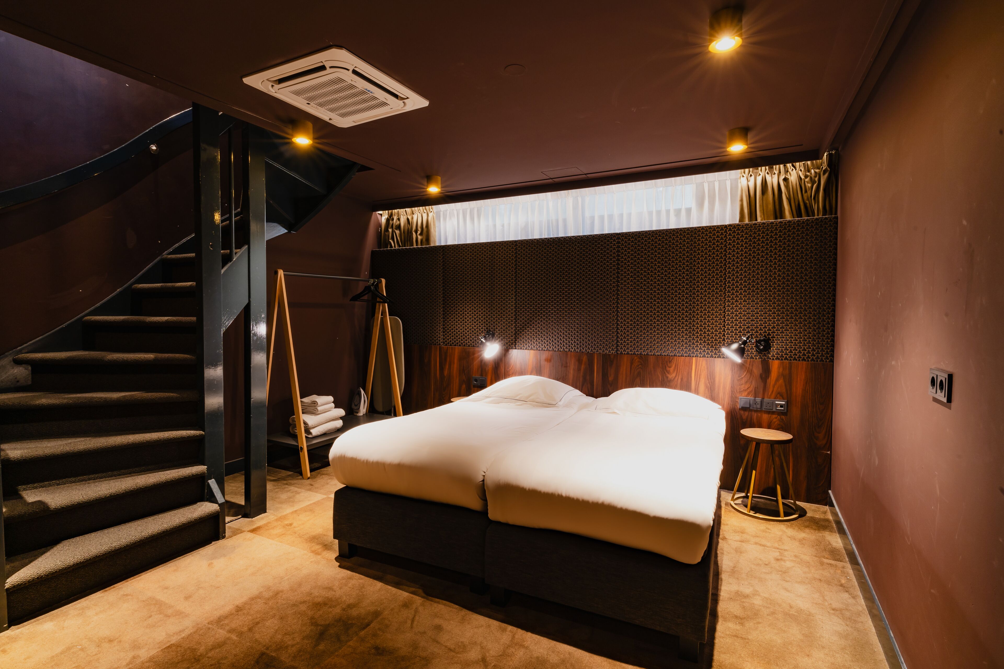 Suite | Ropa de cama hipoalergénica y caja de seguridad en la habitación 