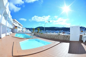 Outdoor pool - Apartamentos Puerto Bello (Mogan)