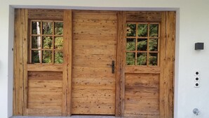 Exterior detail - Luxurious Chalet with Hot Tub (Saanen)