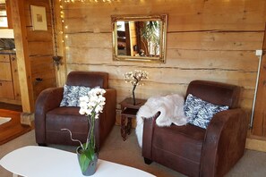 Chalet, 5 chambres, terrasse, vue montagne | Salle de séjour