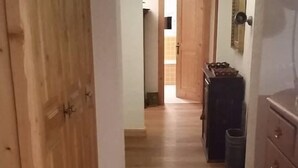 Apartment, 4 Schlafzimmer, Balkon (3 Bathrooms) | Zimmerausstattung
