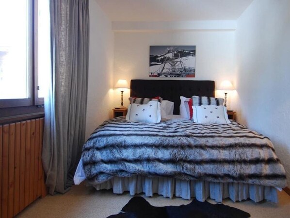Apartment, 4 Bedrooms, Balcony (3 Bathrooms) | 4 bedrooms, free cots/infant beds, free WiFi