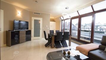 Exclusive Penthouse, 1 Bedroom | Desk, iron/ironing board, free WiFi