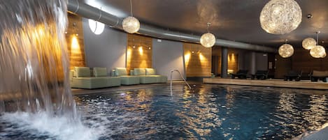 Sauna, hot tub, steam room