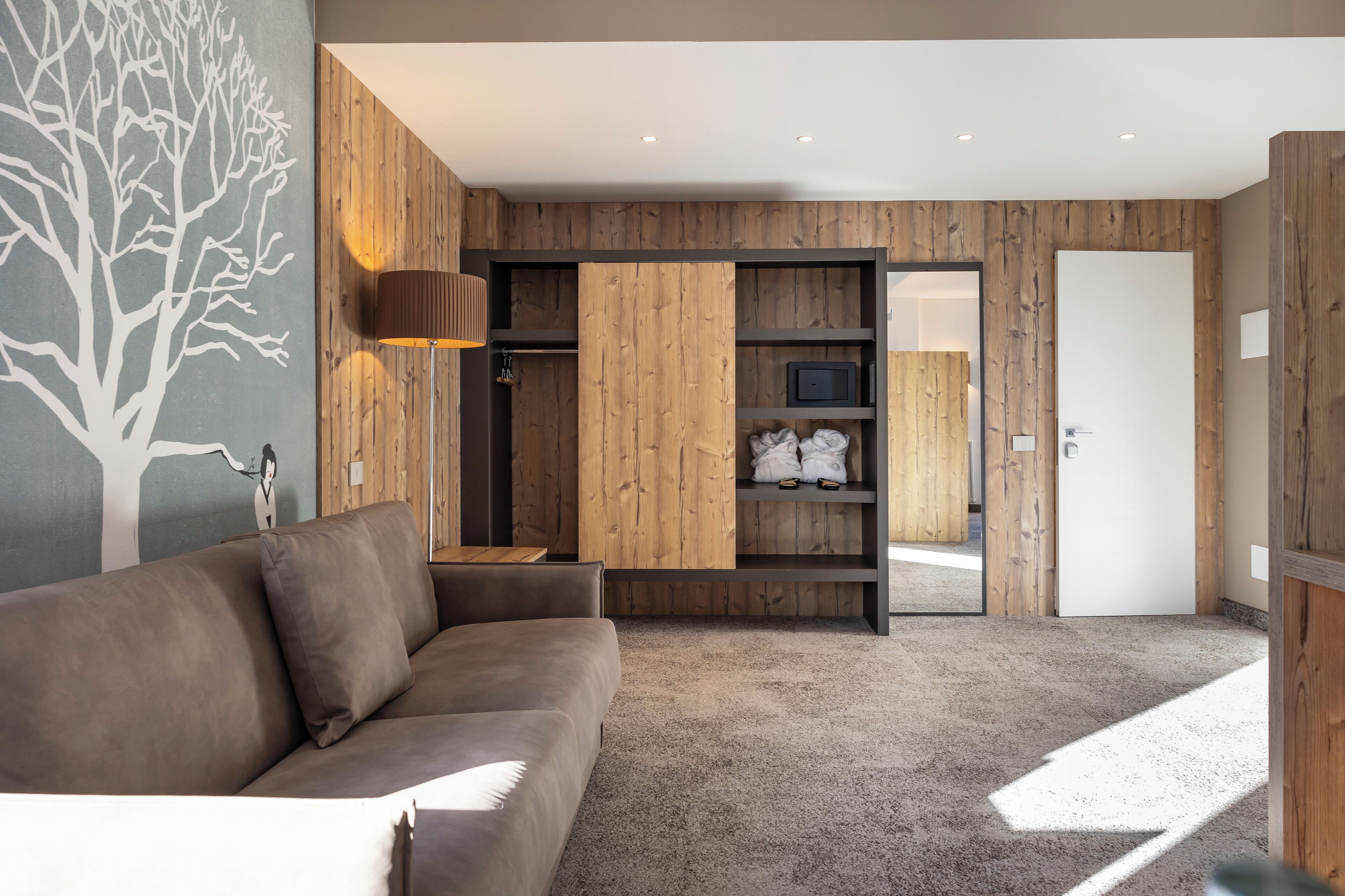 junior studio suite | minibar, in-room safe, desk, free wifi