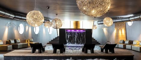 Sauna, tina de hidromasaje y baño de vapor