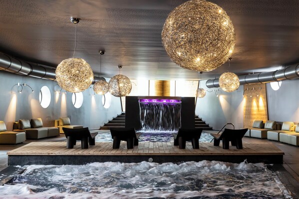 三溫暖烤箱、浴缸、蒸氣室