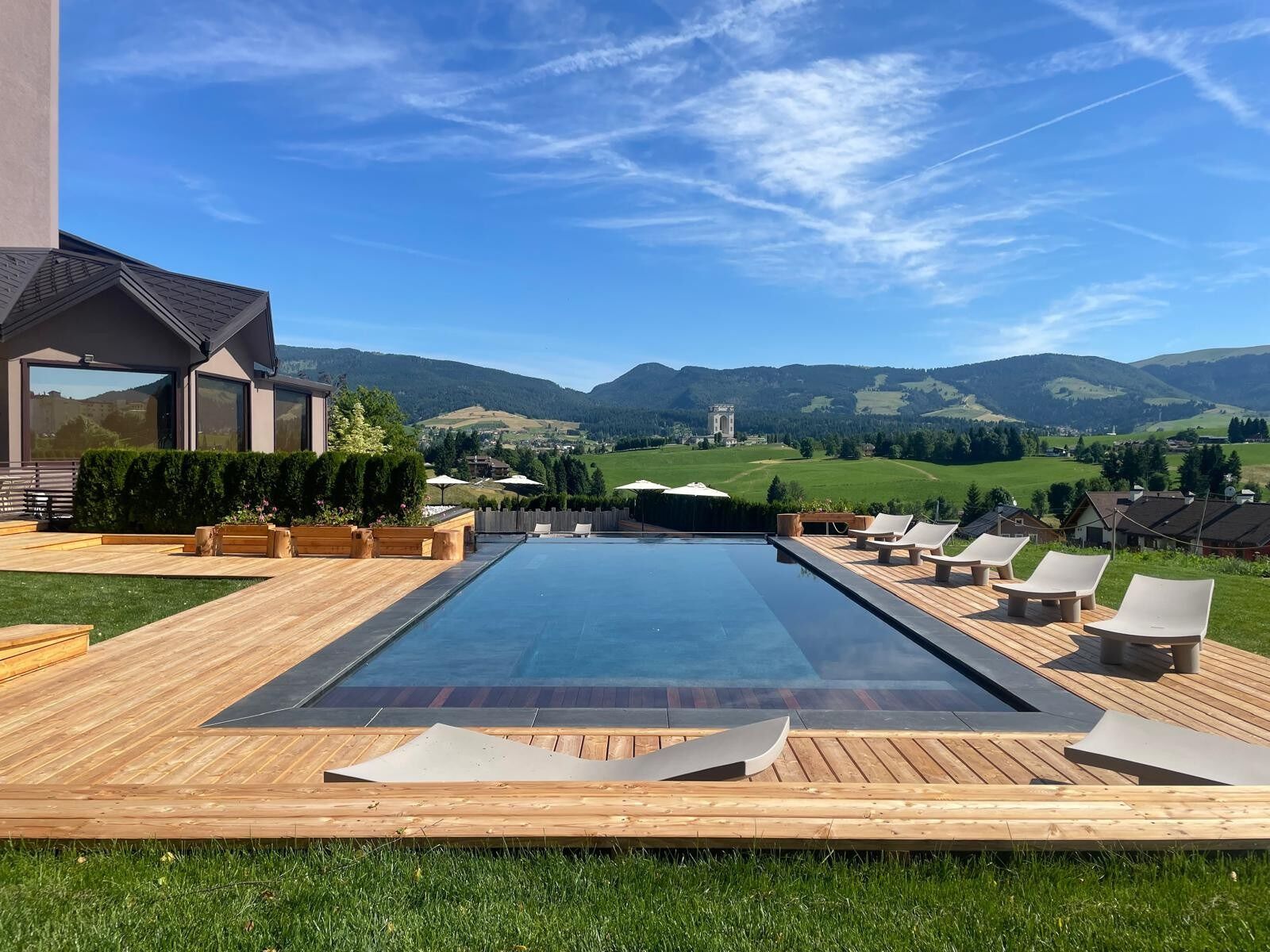 Piscine couverte, piscine extérieure