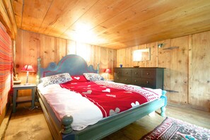 Nhà gỗ, 6 phòng ngủ, bếp, quang cảnh núi | 5 phòng ngủ, nôi (giường cho trẻ sơ sinh) miễn phí 