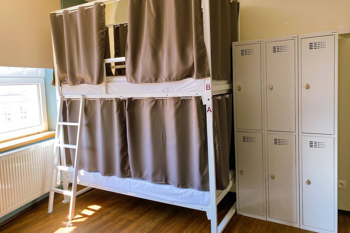 In-room safe, WiFi (free)