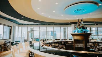 2 bars/lounges, rooftop bar