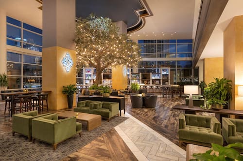 6 restaurants, breakfast, lunch, dinner served; American cuisine