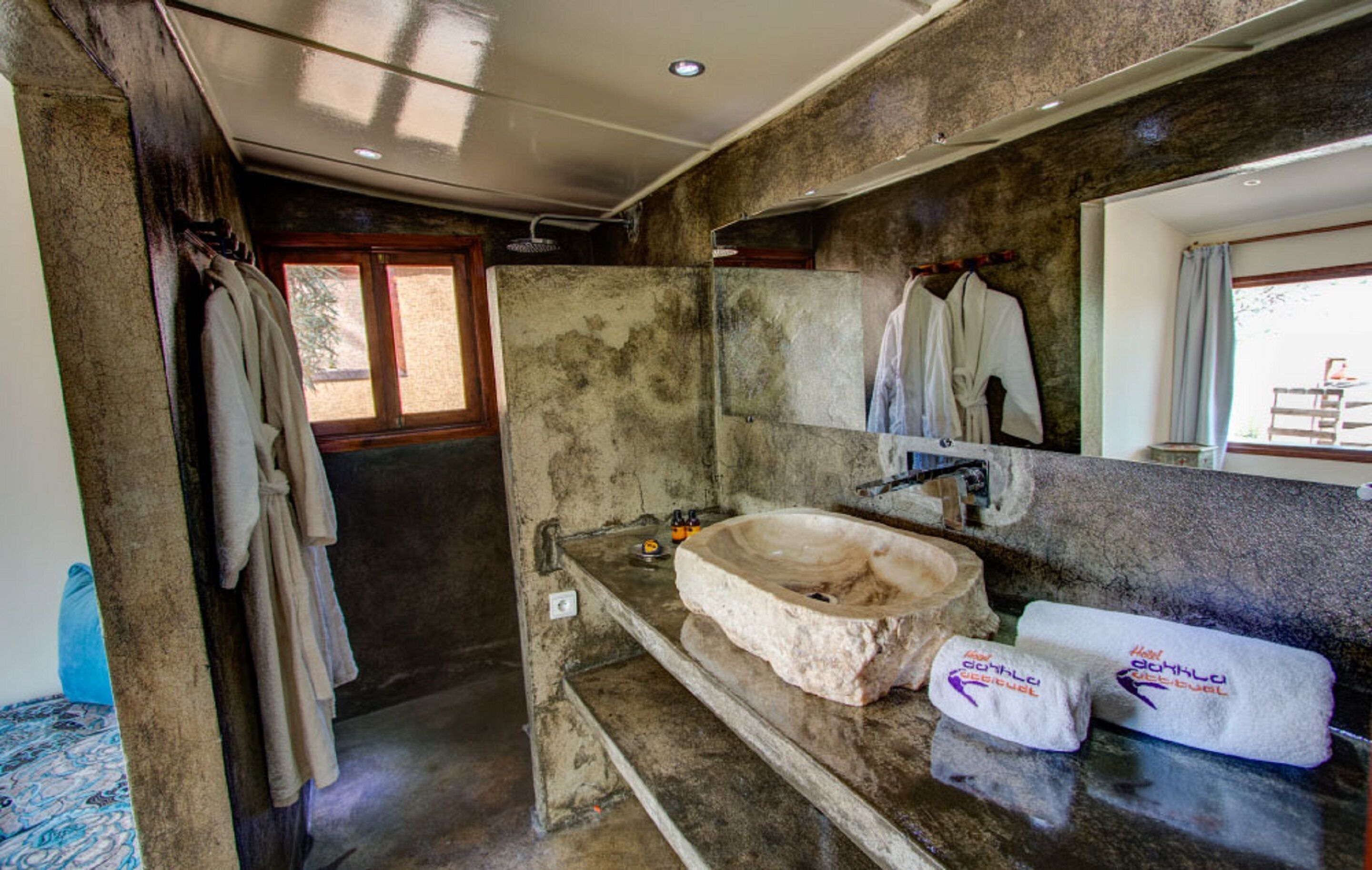 shower, free toiletries, dressing gowns, towels