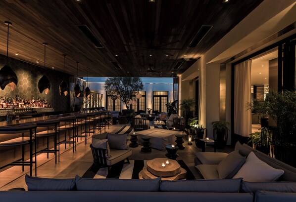 Exterior - Kimpton La Peer Hotel West Hollywood by IHG (West Hollywood)