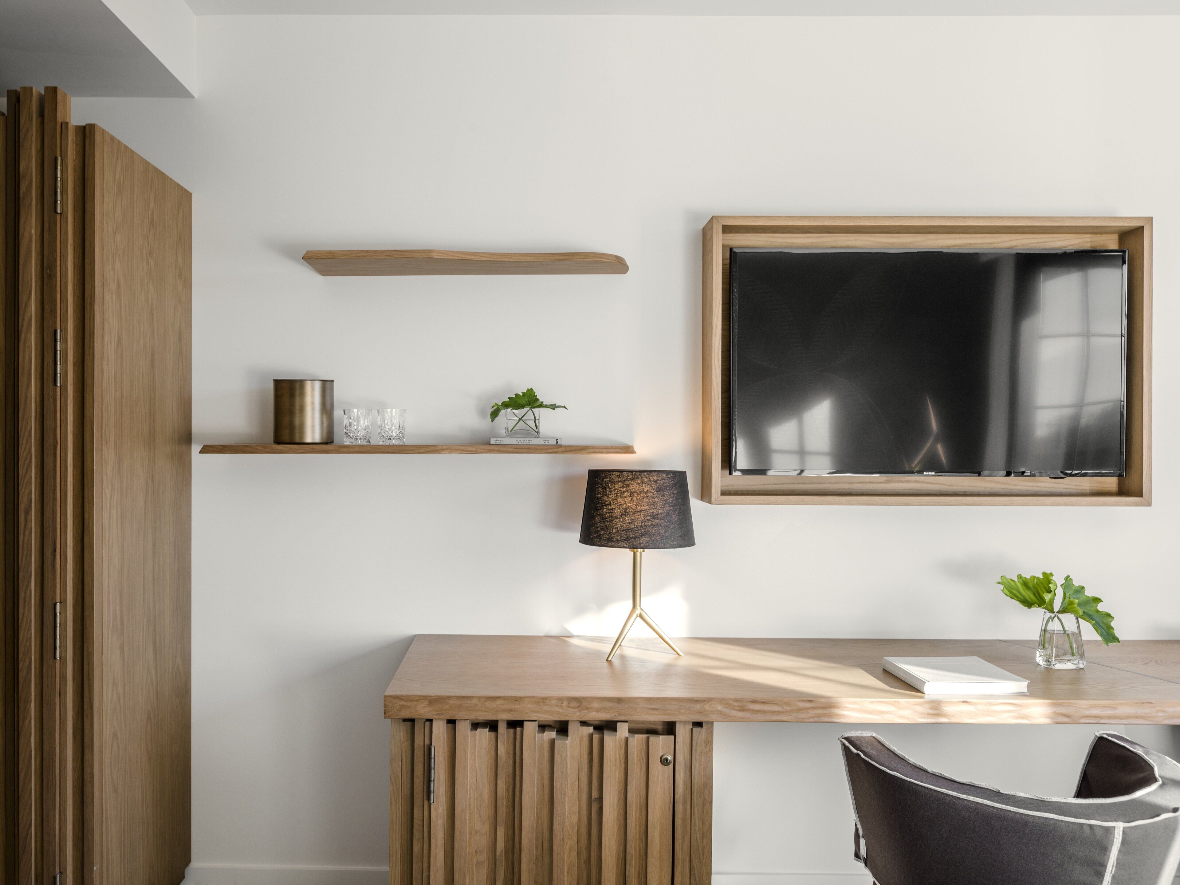 1 bedroom, egyptian cotton sheets, premium bedding, down duvets