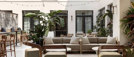 2 restaurants, breakfast, lunch, dinner served; Mediterranean cuisine