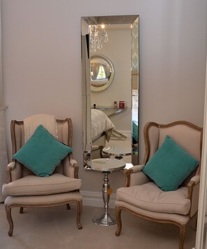 King Room | Premium bedding, in-room safe, desk, free WiFi - The Lawrence (Athboy)