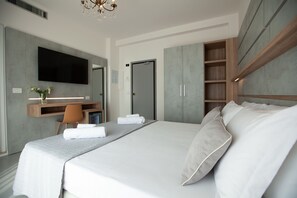 Down duvets, in-room safe, free WiFi, bed sheets