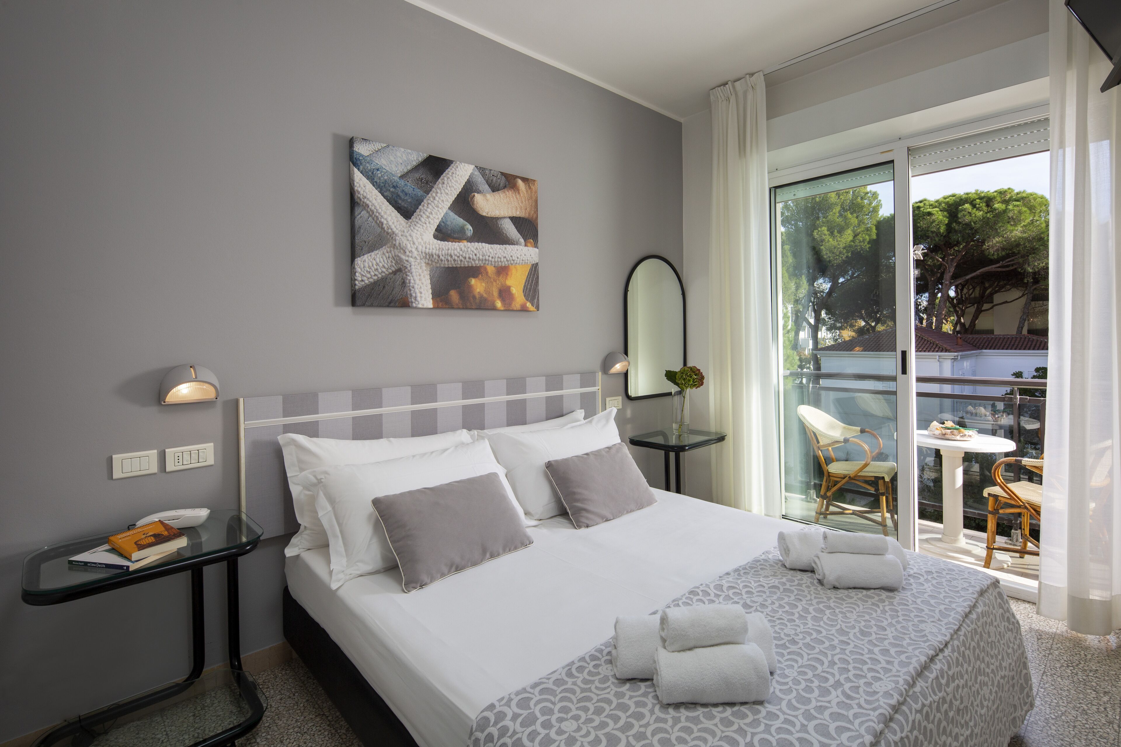 1 bedroom, down duvets, in-room safe, free wifi