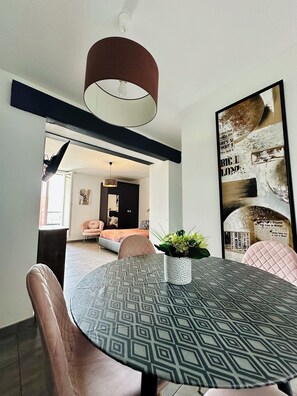 Superior Studio | Egyptian cotton sheets, premium bedding, Select Comfort beds, minibar - Hotel Eden Cassis (Cassis)