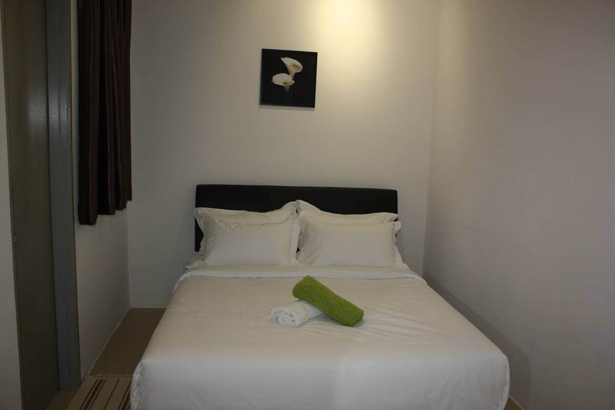 Queen Family Studio Room | 1 bedroom, desk