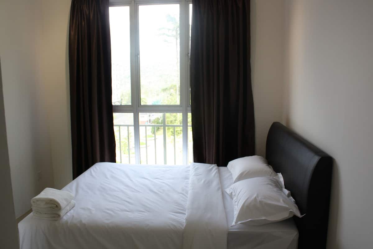 Apartemen (Strawberry Queen Room) | 1 kamar tidur dan meja kerja