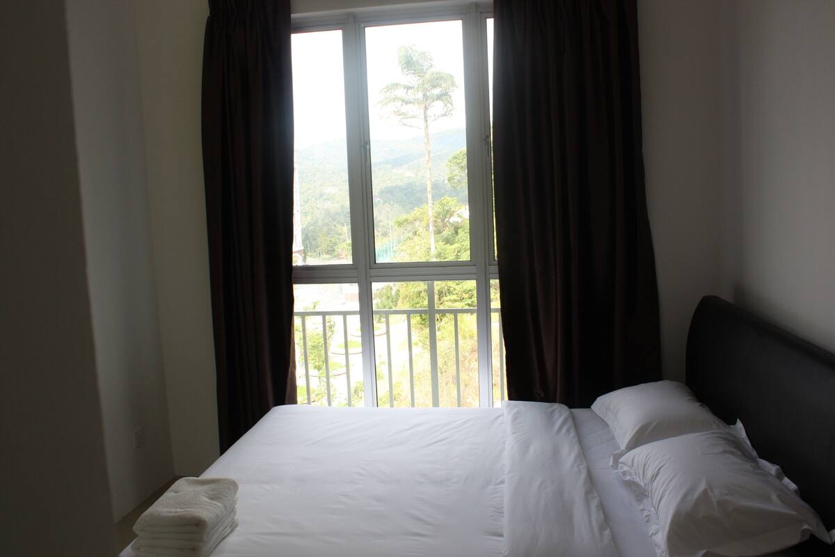 Queen Family Standard Room | 1 bedroom, desk