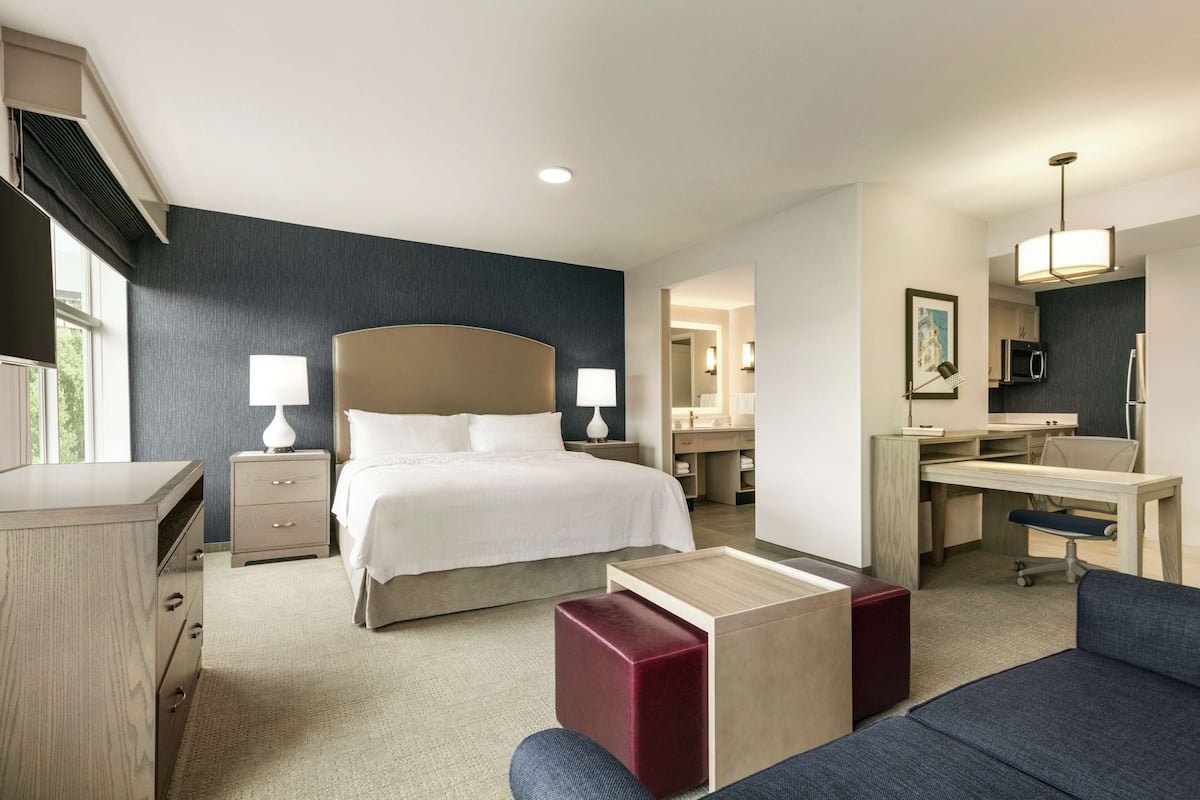 In-room safe, desk, laptop workspace, blackout drapes
