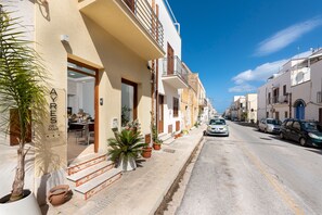 Front of property - Ayres Del Mar (San Vito Lo Capo)