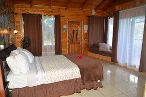 Cabana Roroa (frente al mar) | In-room safe, iron/ironing board - Te Ngahu Bungalows (Hanga Roa)