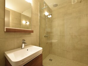 Combined shower/tub - Holiday Home in Gouvy Ardennes with Sauna (Rogery)