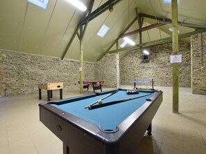 Games room - Holiday Home in Gouvy Ardennes with Sauna (Rogery)