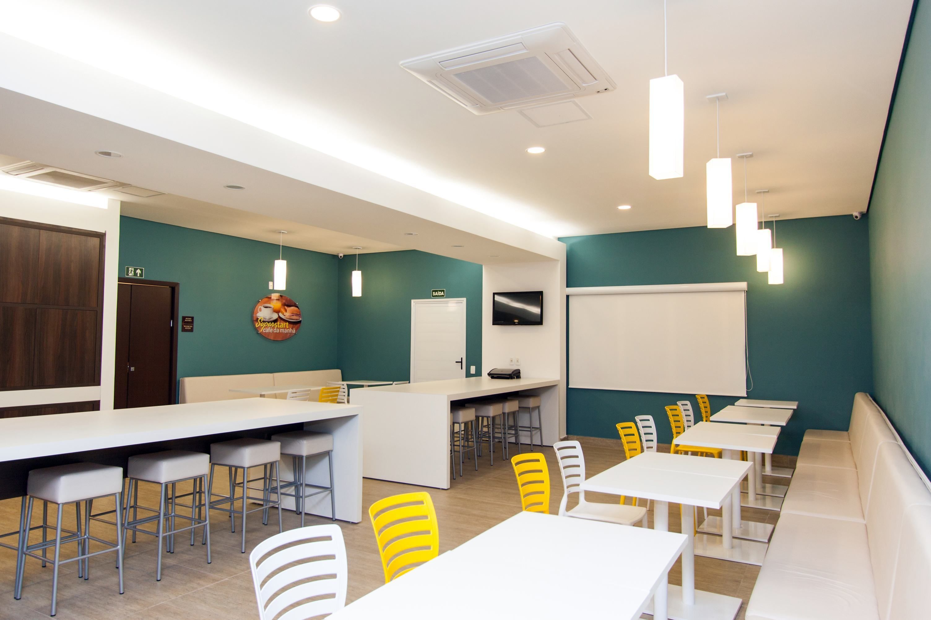 Café da manhã continental grátis todos os dias