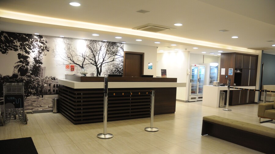 Golden Tower Aeroporto - Lizz - By Fênix Hotéis