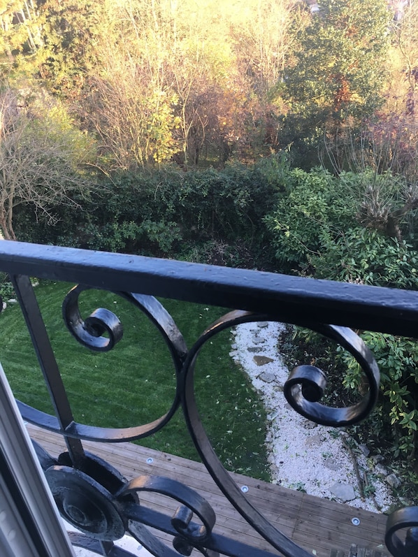 Signature Double Room, 1 Queen Bed, Jetted Tub, Garden Area | Balcony view