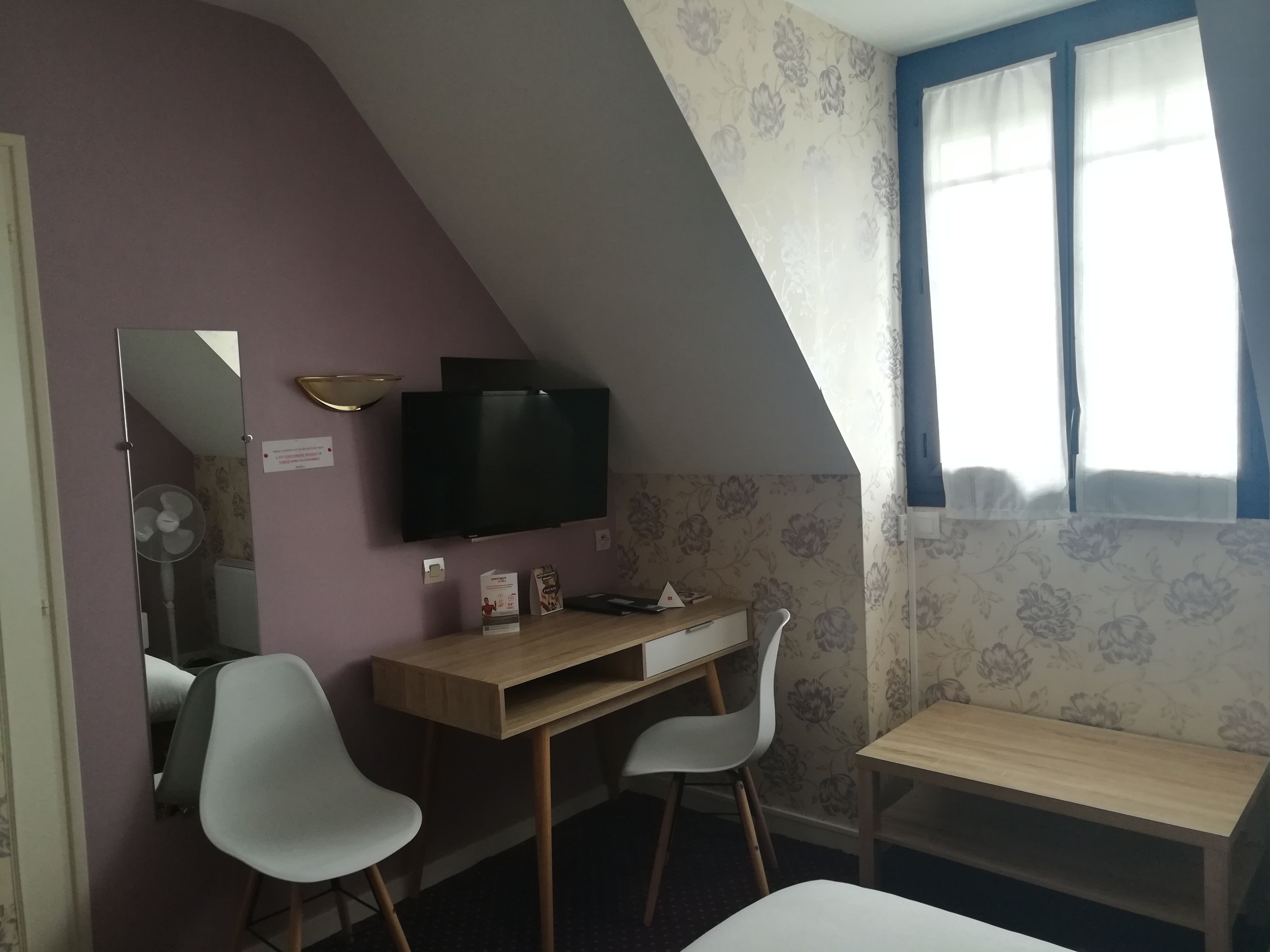 standard double room, bathtub | desk, laptop workspace, blackout curtains, soundproofing