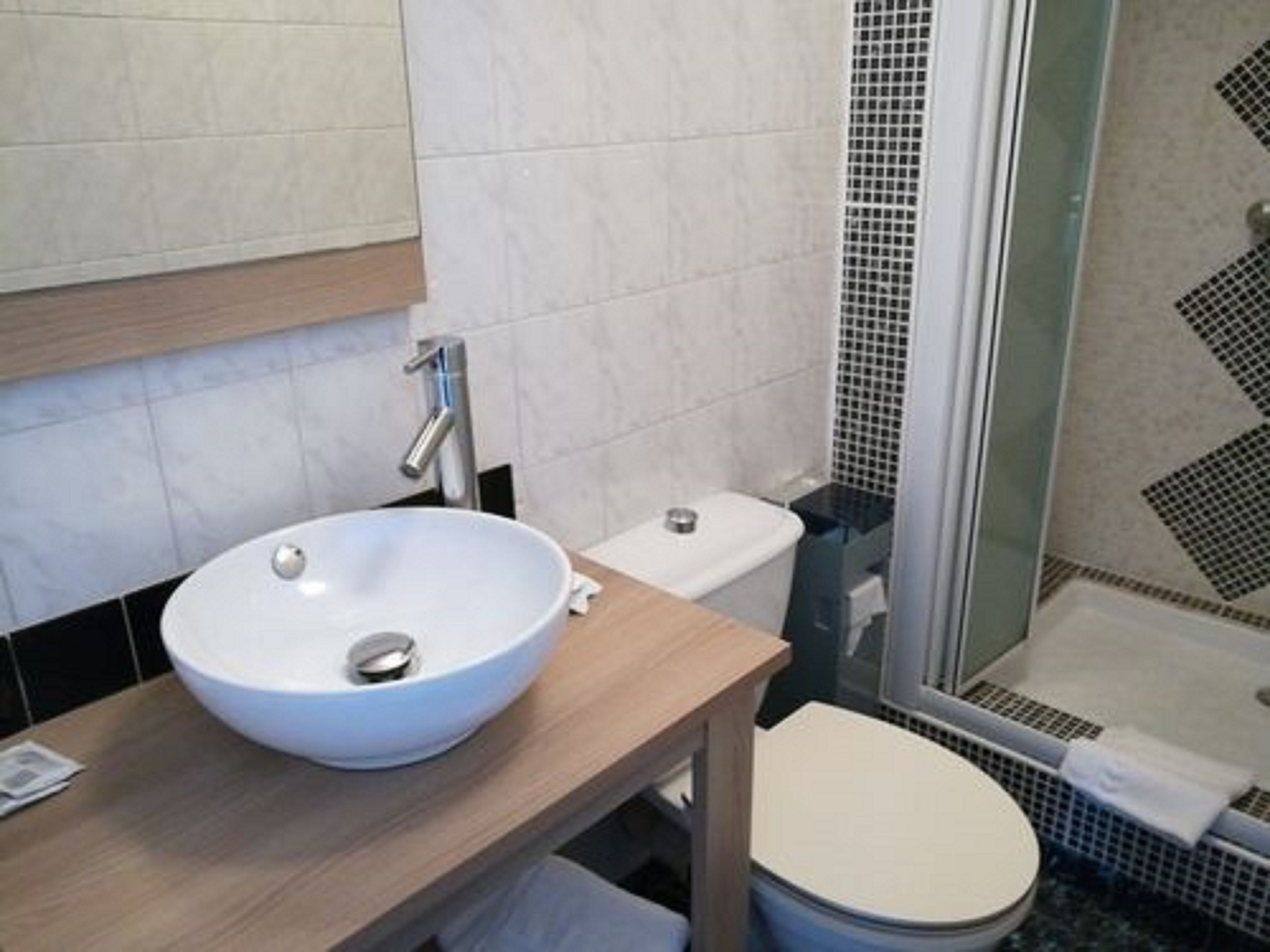 family quadruple room | bathroom | free toiletries, hair dryer, towels