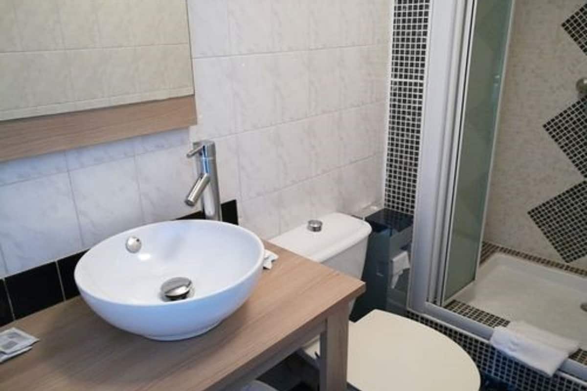 family quadruple room | bathroom | free toiletries, hair dryer, towels